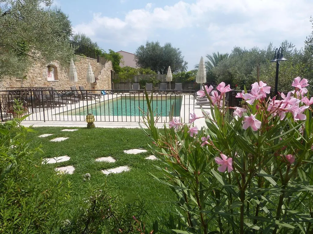 Mas De La Coste Bed & Breakfast Fayence