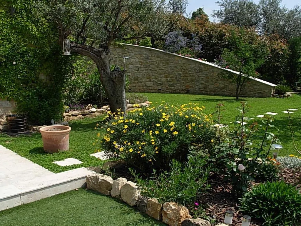 Mas De La Coste Bed & Breakfast Fayence France