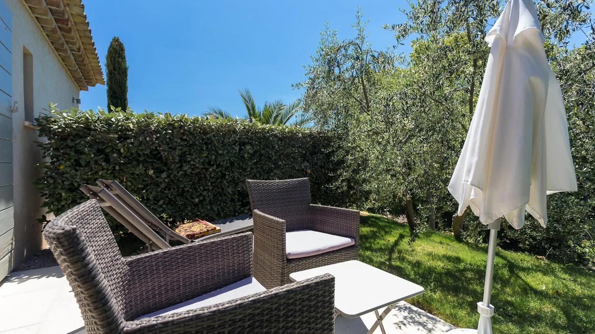 Mas De La Coste Bed & Breakfast Fayence